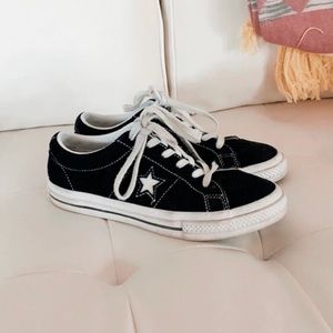 Barley worn one star converse